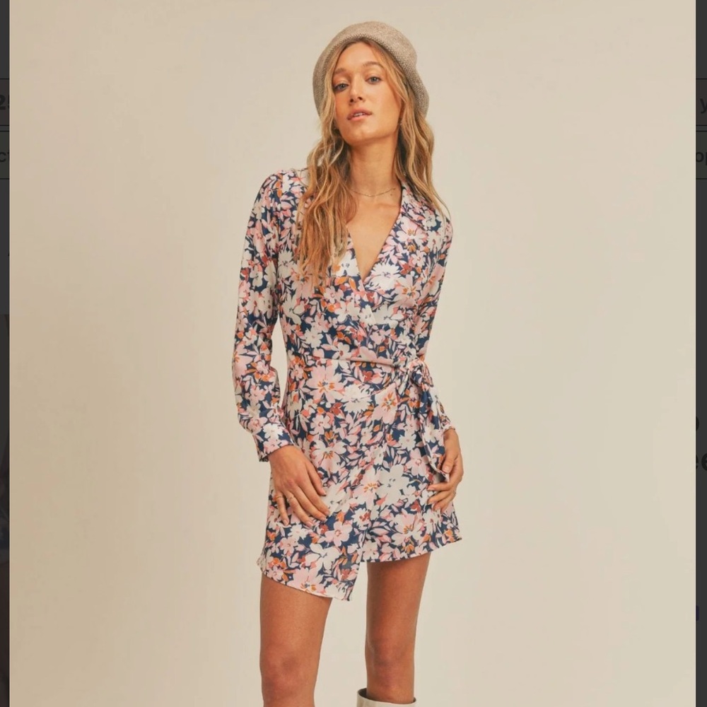 NWOT Sage The Label Retro Petals Floral Long Sleeve Wrap Mini Dress Size S